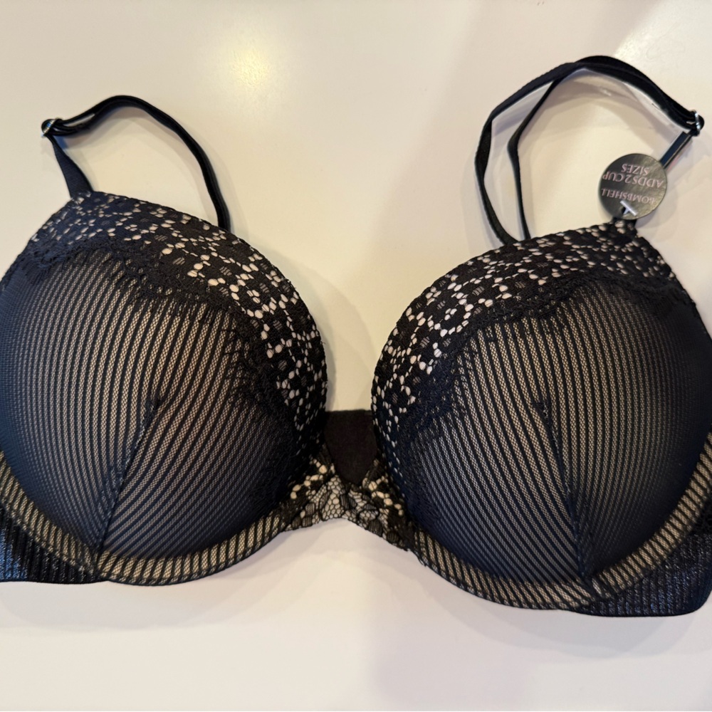 NWT Victoria’s Secret bombshell 34B adds 2 cup sizes
